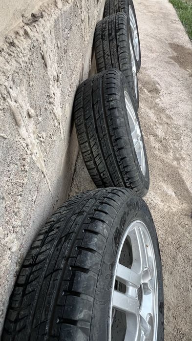 Летные шины с дисками почти новыйе
