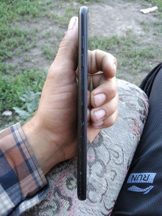 Продам телефон галагси а6+