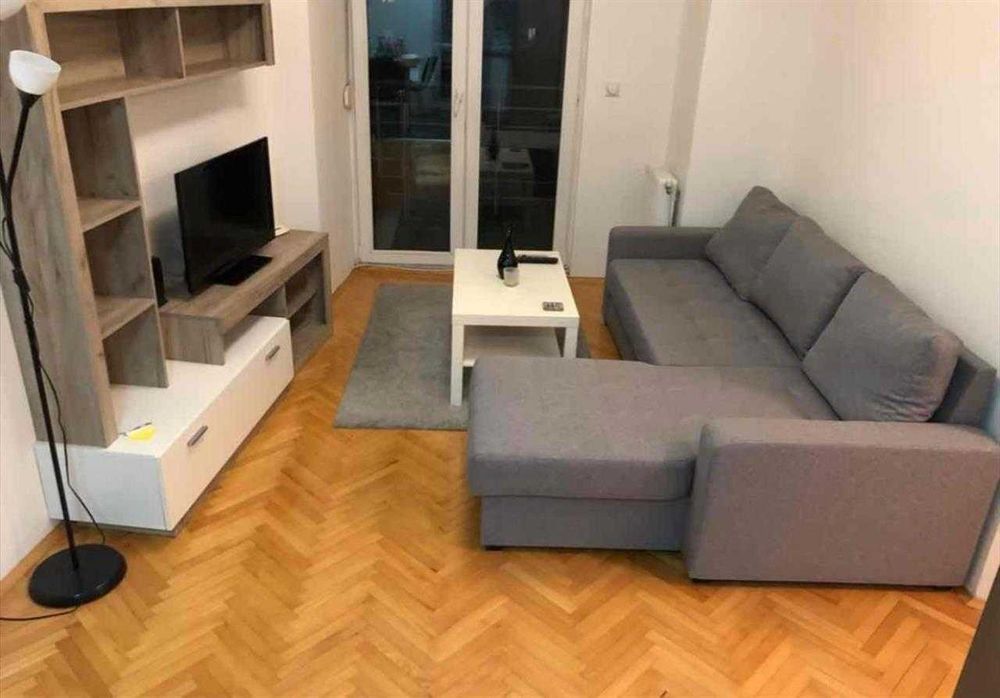 Дава се под наем Двустаен апартамент в Бургас, Славейков - 67 кв.м за 153 € - Снимка #2