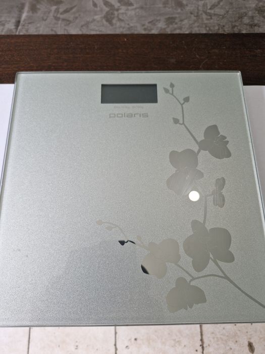 Весы электронные, напольные !!