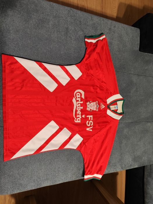 Футболна фланелка liverpool от 90-те