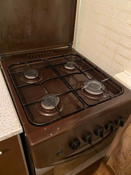 Продам газовую плиту