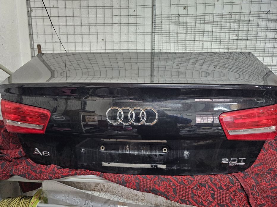 Audi A6 4G заден капак заедно със стоповете напълно оборудван.