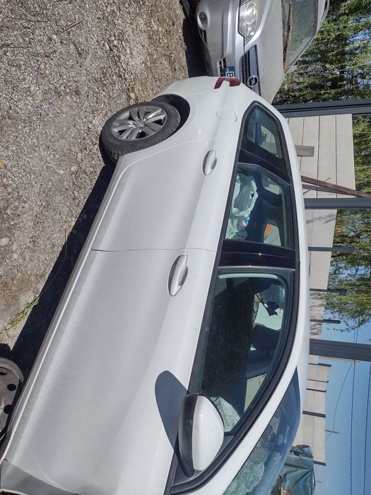 Vând ușa dreapta/ stânga  /haion portbagaj  Peugeot 308