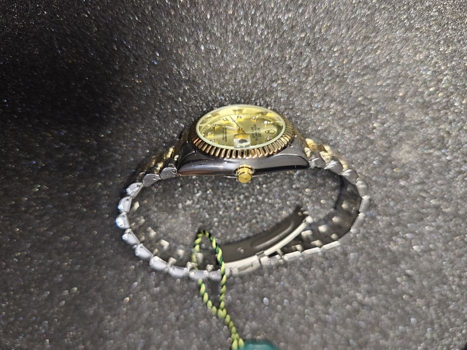 Женские часы новые