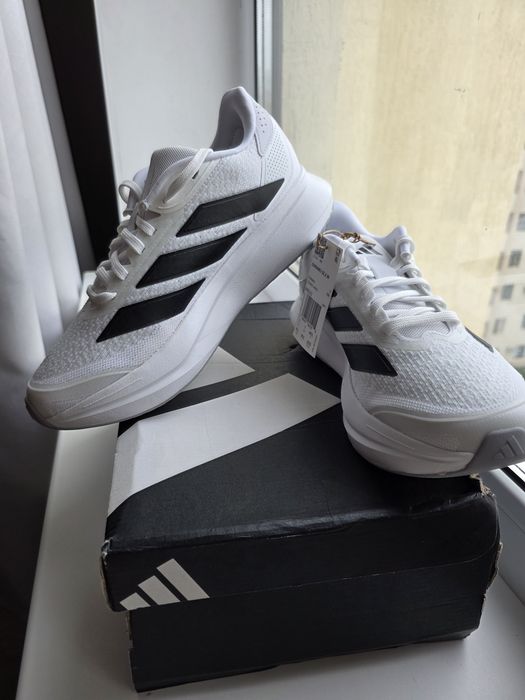 Кроссовки Adidas (жен.),