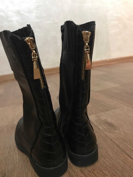 Черные сапоги для девочки