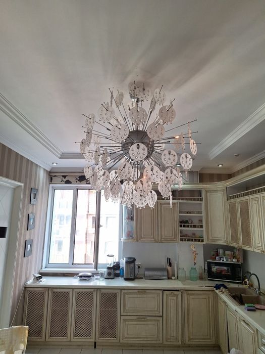 Астана Продам люстру