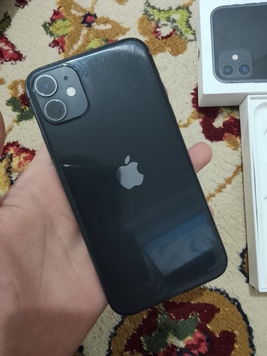 Айфон 11сатылад срочно