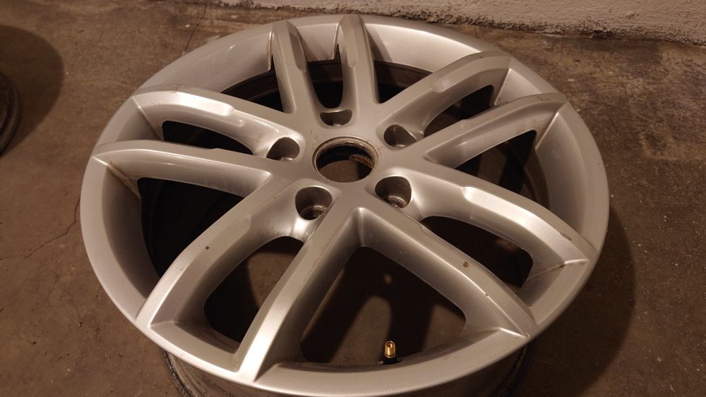 VW "Yukon" 8J18, 5х130, ET53, централен отвор 71.5мм (4 бр.)