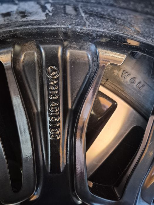 Jante originale Mercedes 17” A2134015100 ET40 + anvelope iarnă Firestone