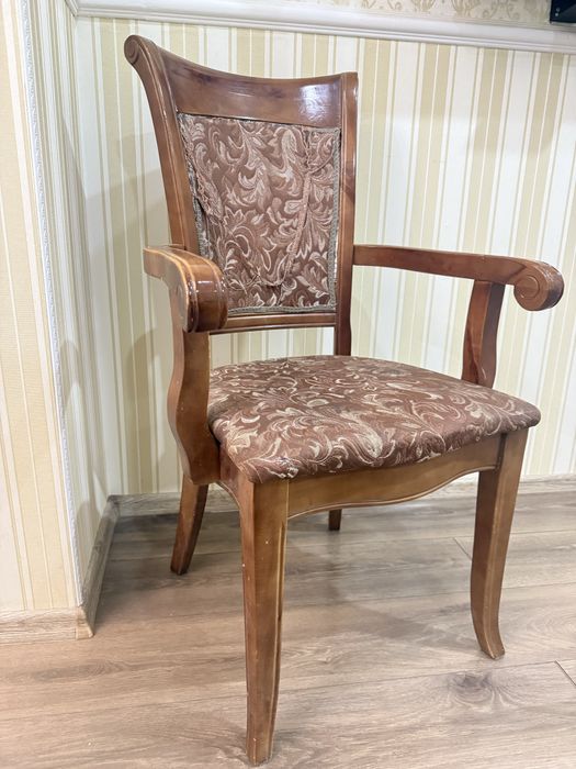 Продам стулья дерево