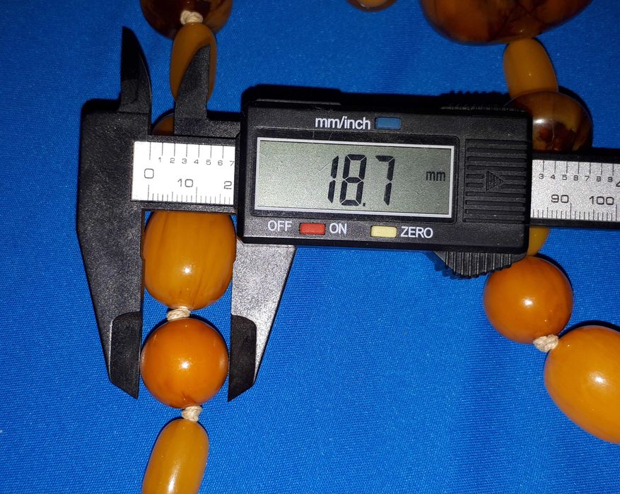 Стара кехлибарена / бакелитена огърлица гердан кехлибар/бакелит 193 гр