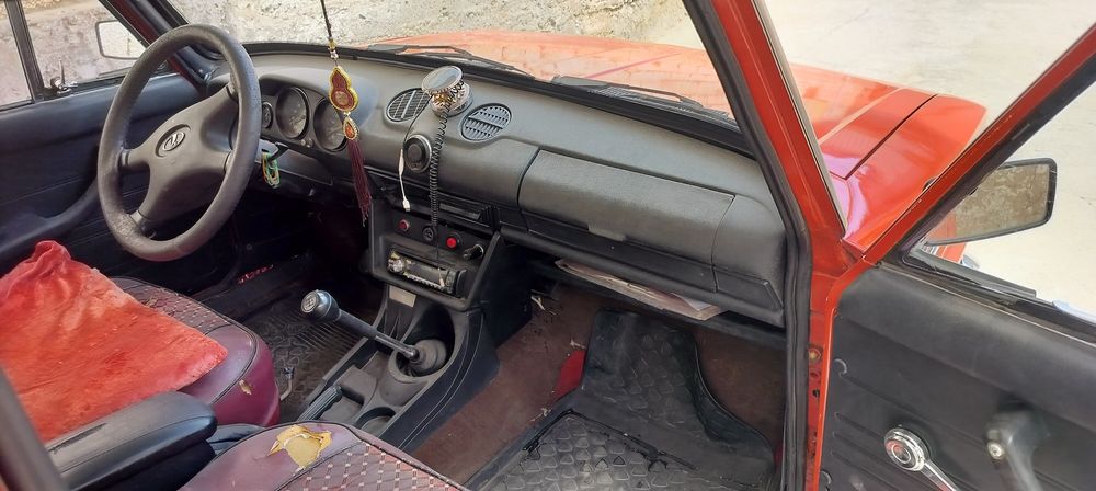 Vaz 21033 srochna sotiladi