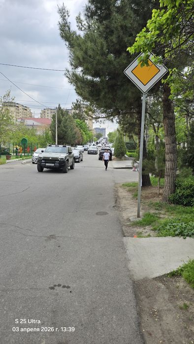 Yunusobod Bodomzorda ko’cha yuzida 25 kvadrat yevro remot arenda