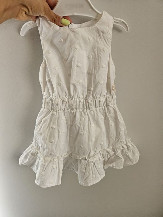 Детски рокли за момиче на Guess (12 и 24 месеца)