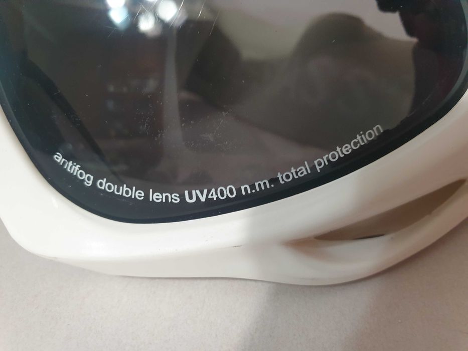 Ски/сноуборд яке Burton, панталони Oakley, подарък ски маска