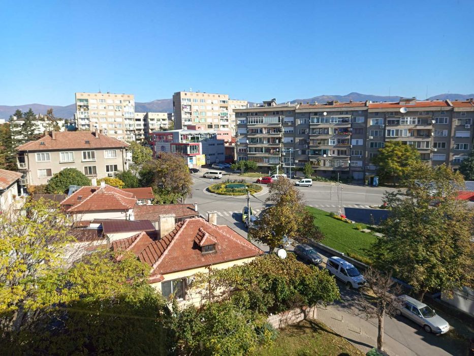 Отдава под наем 4-стаен апартамент до бензиностанция Еко