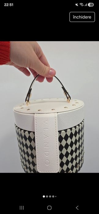 Cutie bijuterii noua însoțită de săculeț si o felicitare