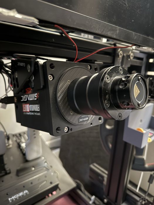 Продаю simagic alpha mini