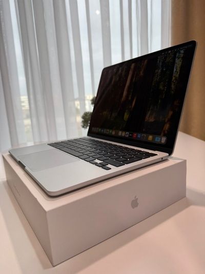Като Нов MacBook Air M4 16GB RAM 256GB Гаранция