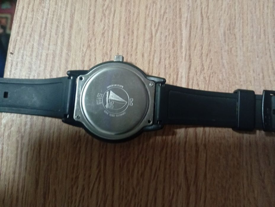 Часы водостойкие до 10бар