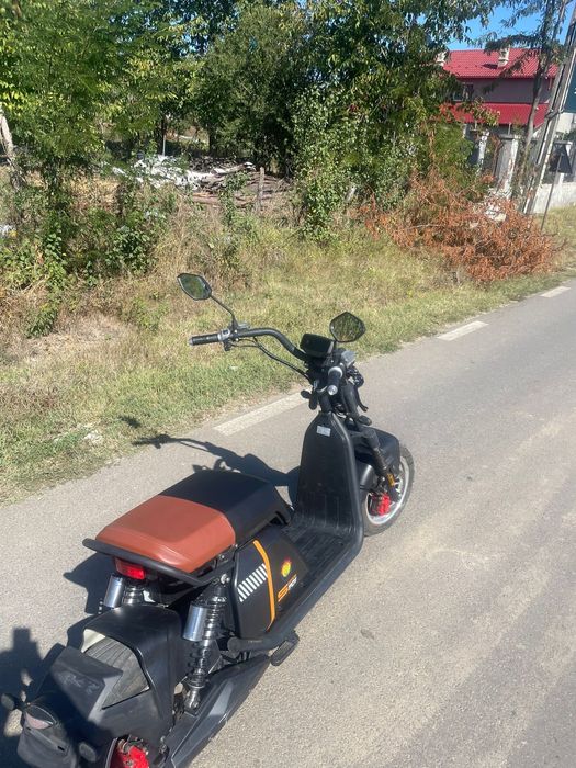 Vand scuter electric sau schimb cu E60