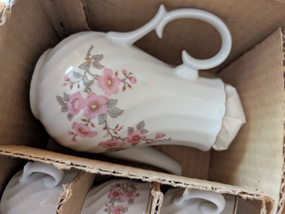 Сервиз за кафе и чай Китка Нови Пазар 1973г