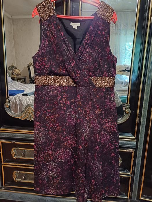 Продам женские платья