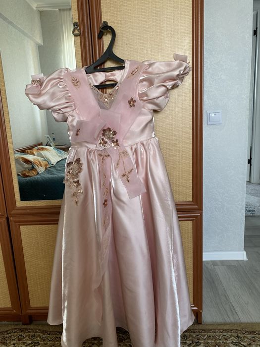 Платье пышное на 8-9-10 лет