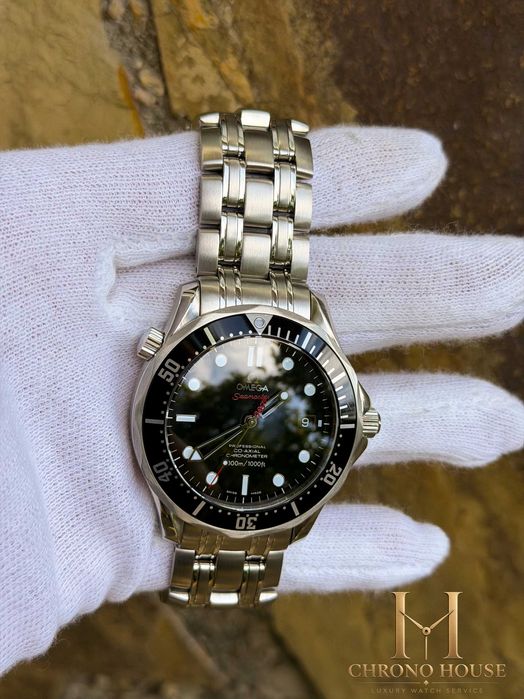 OMEGA Seamaster Diver 300M – 007 Edition