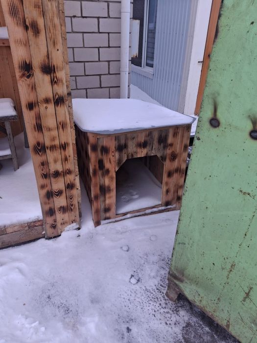Продам будку для собак