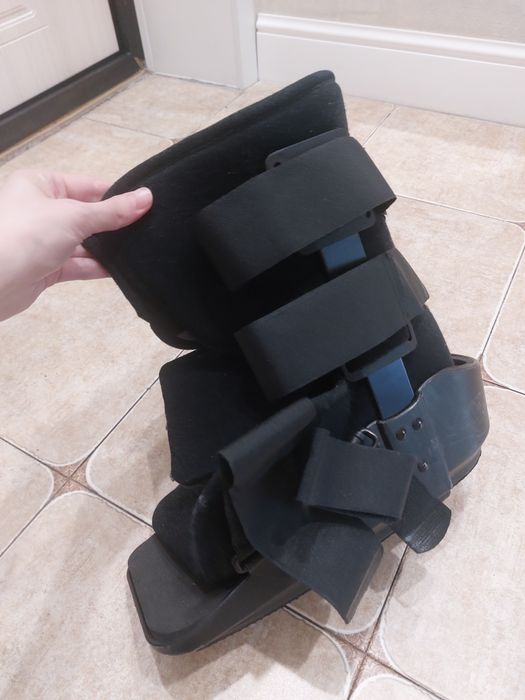 Фиксатор ноги место гипса