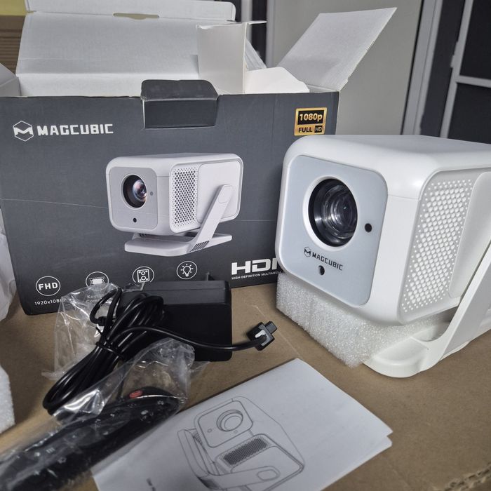 Промо.Цена!/2025г./Smart /4K Android WiFiМини проектор +72инчов екран