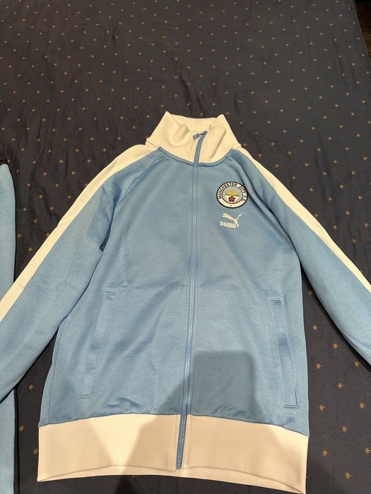 Продавам спортен анцунг на Манчестър Сити classic tracksuit