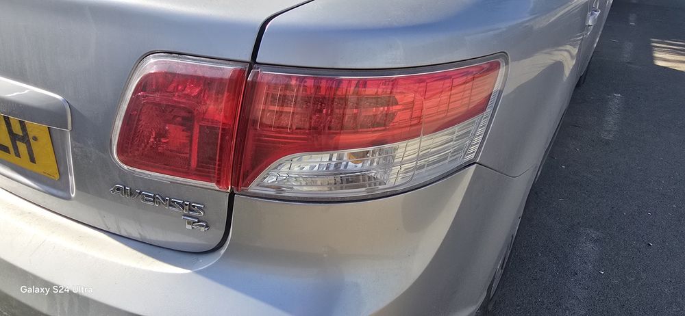 Stop spate toyota avensis t27