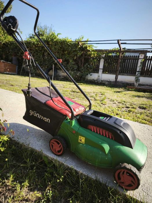 Vand Masina de tuns iarba, electrica Grunman LM-PT 106 1300 W