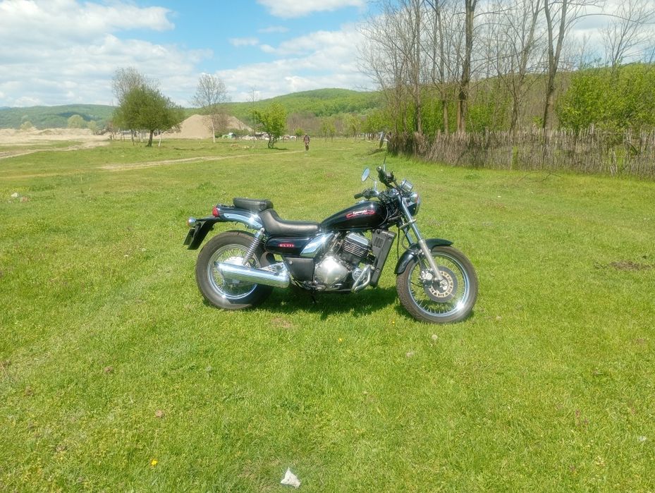 Vând Kawasaki Eliminator 250