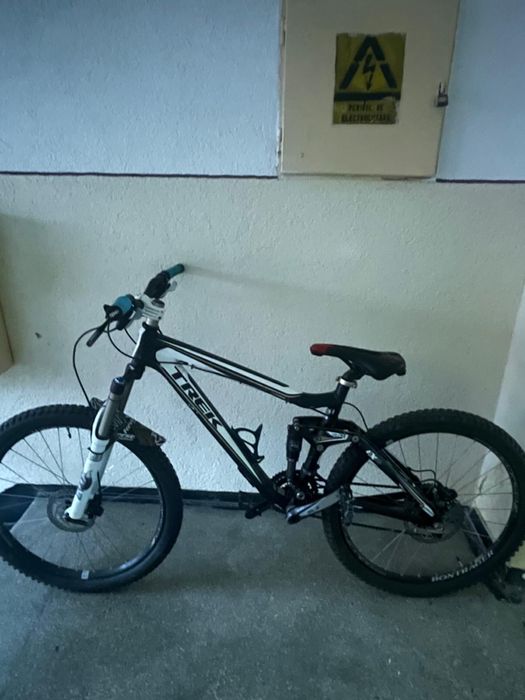 Bicicleta trek full suspension