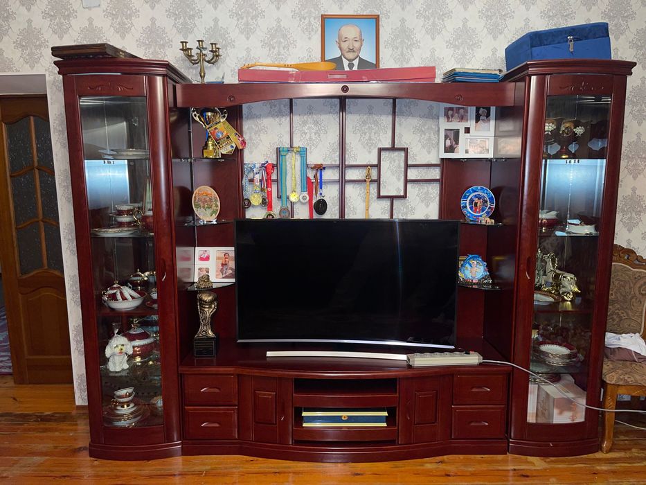 Сервант, качества отличное