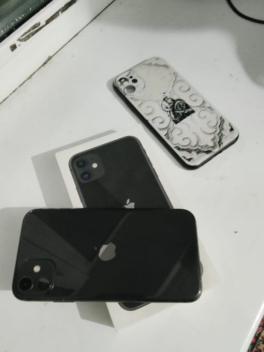 Продам Айфон 11.