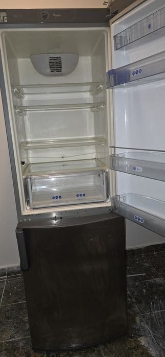 Vand mobilier in stare buna