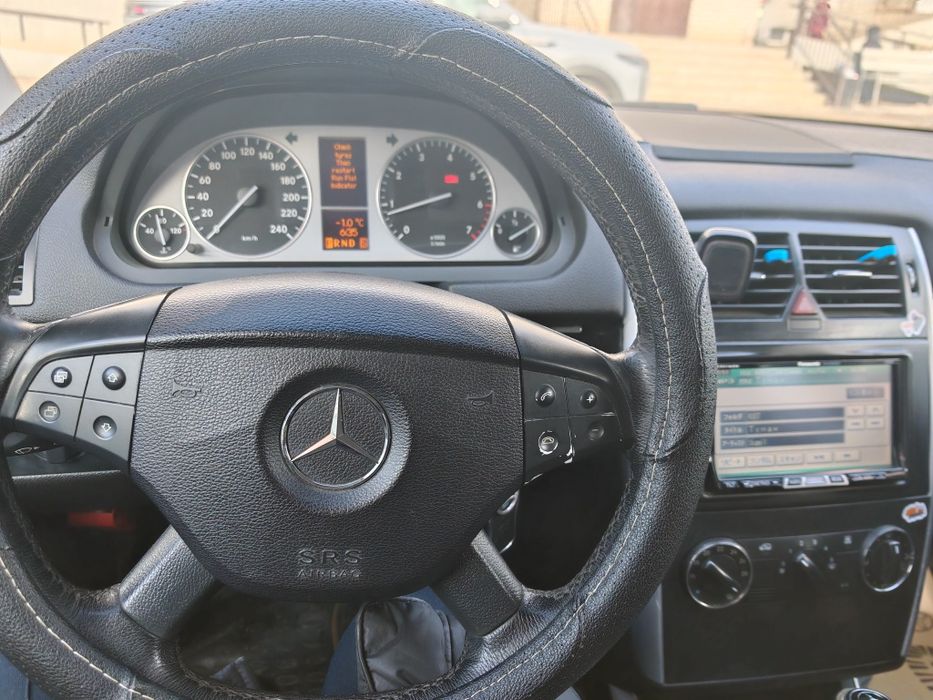 Легковой автомобиль