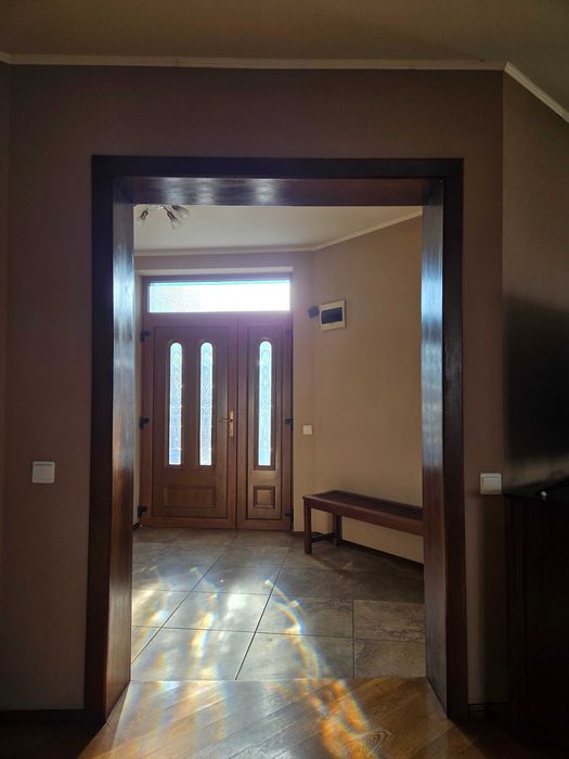 Casa spatioasa, 5 camere, sat Sasar, Maramures, zona vamii, teren 10 ari
