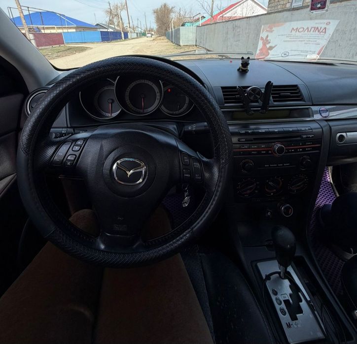 Продам  автомобиль Mazda 3