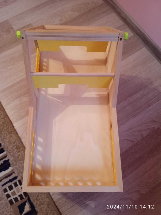 Детски играчки, дървена къщичка