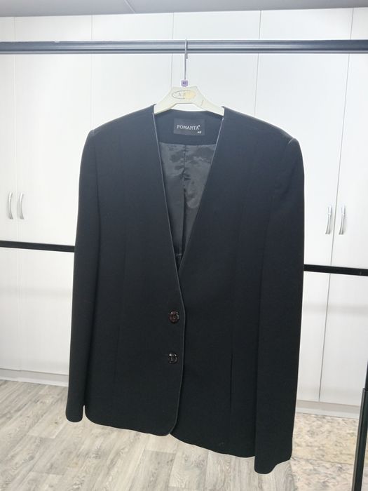 Продам чёрный пиджак