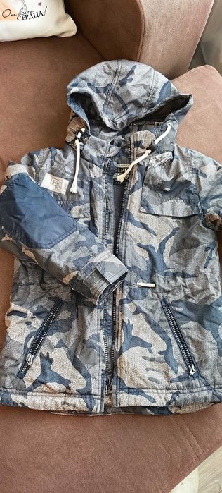 Осенняя куртка на 4-5 лет