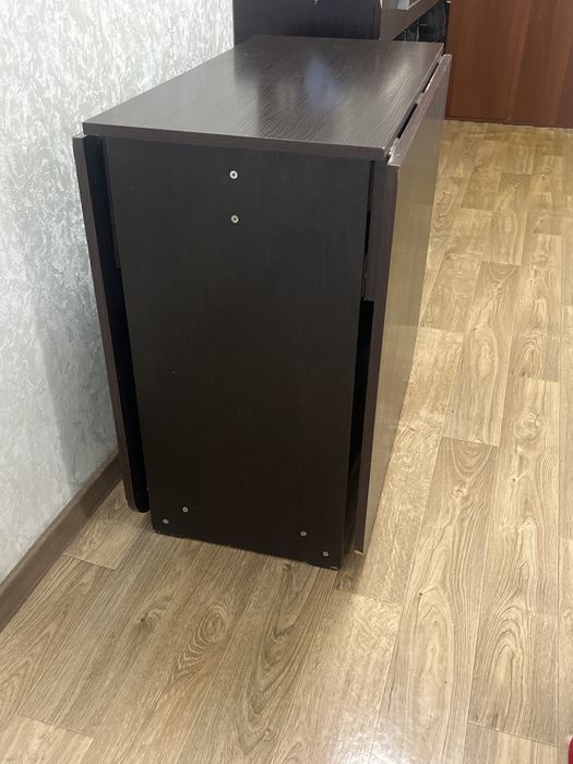 Стол книжка  в хорошем состоянй