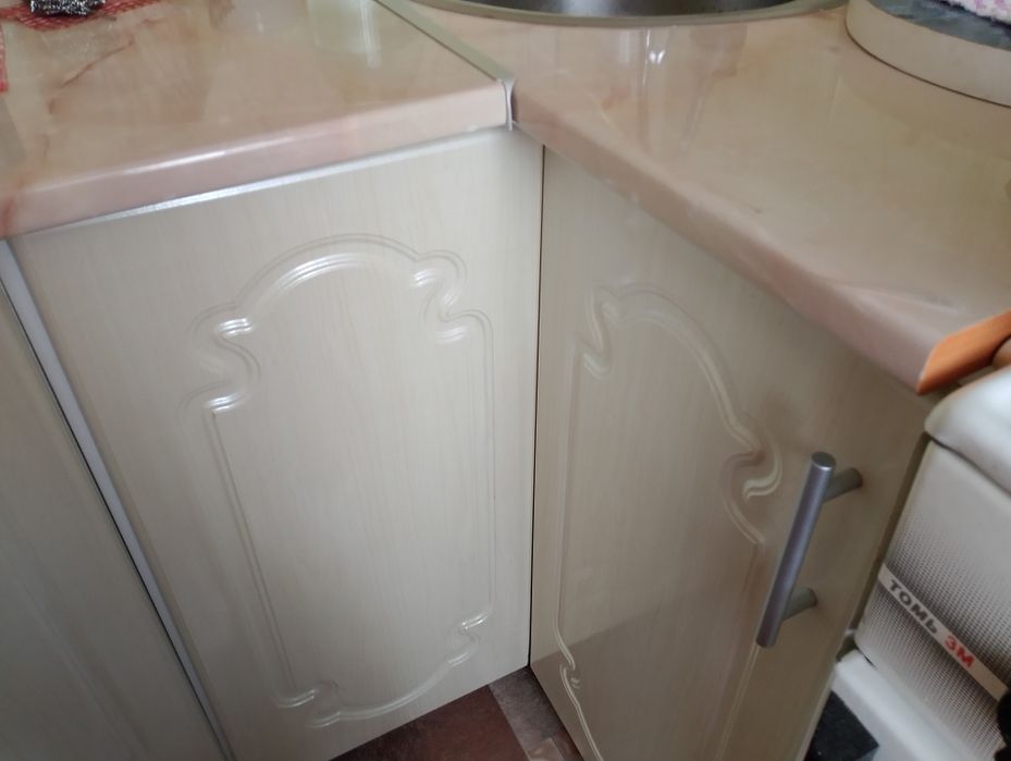 Продам гарнитур кухонный